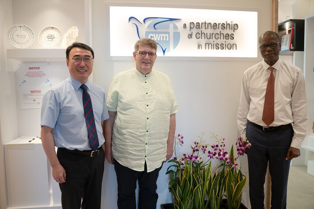 General Secretaries of CEVAA and UEM in discussion